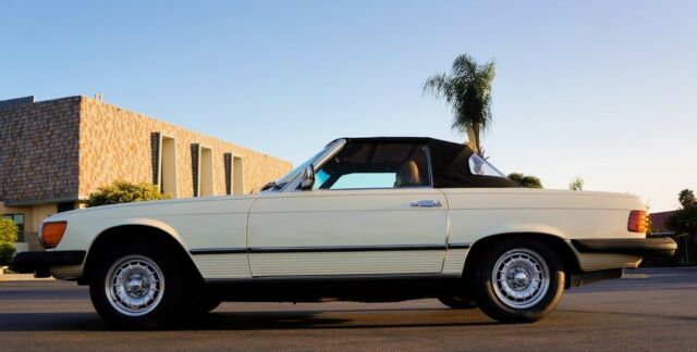 Mercedes-Benz SL-Class 1977 image number 14