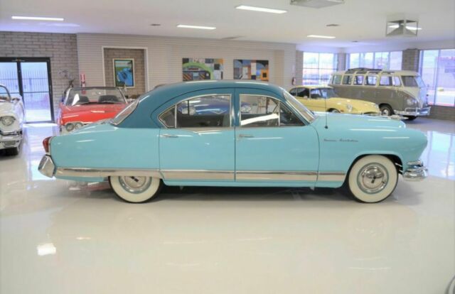 Kaiser Manhattan Four Door Sedan 1952 image number 12