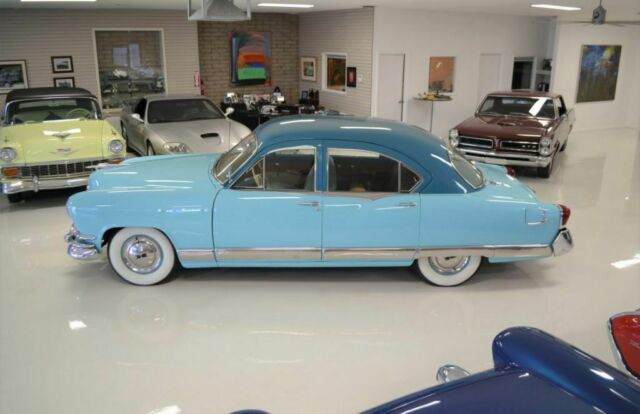 Kaiser Manhattan Four Door Sedan 1952 image number 3