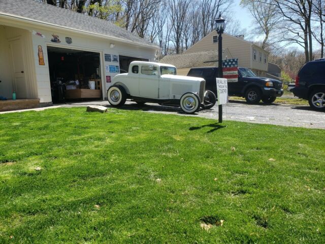 Ford 5 window coupe 1932 image number 0