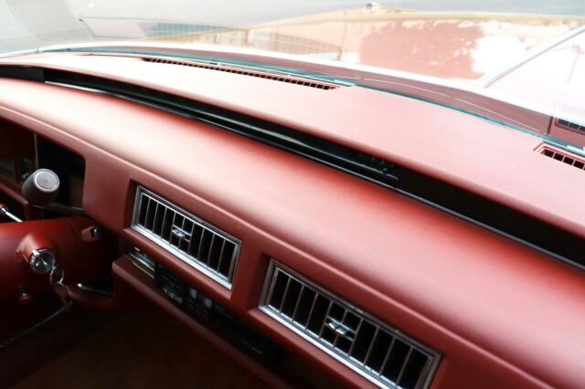 Cadillac DeVille 1974 image number 40