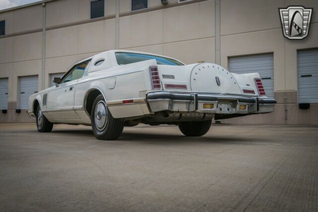 Lincoln Continental 1977 image number 10