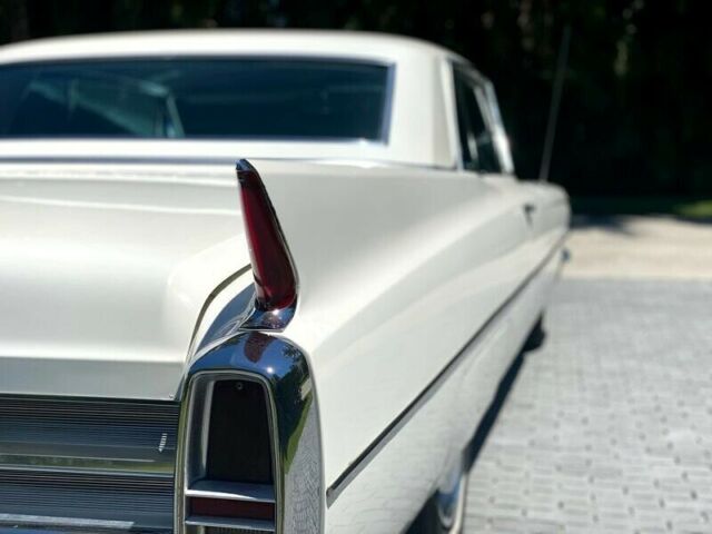 Cadillac DeVille 1963 image number 31