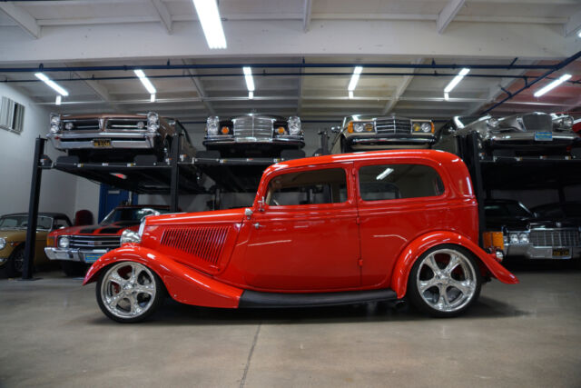 Ford Tudor 2 Dr Sedan Street Rod Custom 1934 image number 2