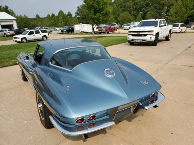 Chevrolet Corvette 1967 image number 10