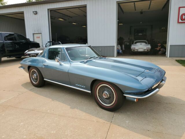 Chevrolet Corvette 1967 image number 28