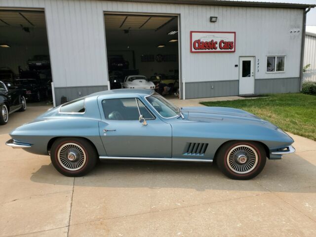 Chevrolet Corvette 1967 image number 29