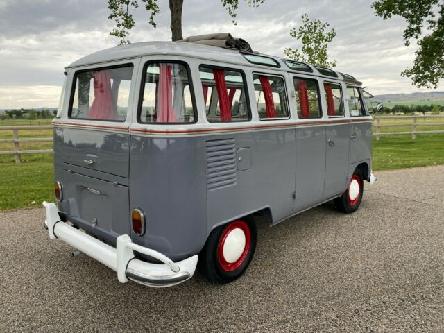 Volkswagen Bus/Vanagon 1974 image number 3