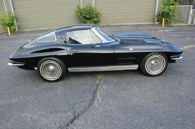 Chevrolet Corvette 1963 image number 28