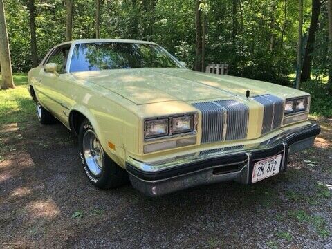 Oldsmobile Cutlass Supreme 1977 image number 0