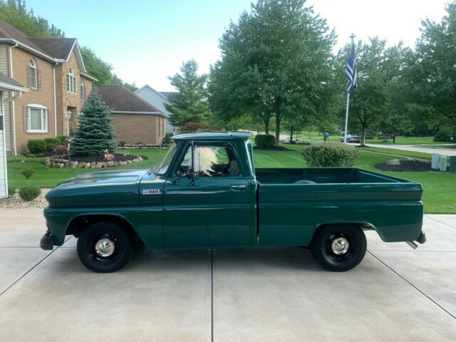 Chevrolet C-10 1965 image number 2