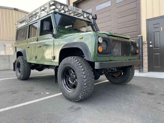 Land Rover Defender 1900 image number 37