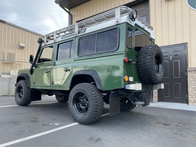 Land Rover Defender 1900 image number 8