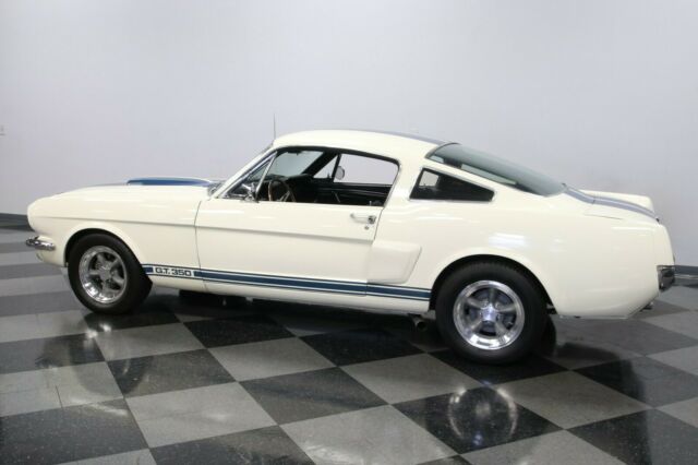 Ford Mustang 1965 image number 13