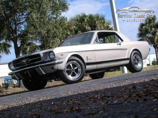 Ford Mustang 1965 image number 0