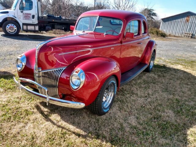 Ford Deluxe 1940 image number 14