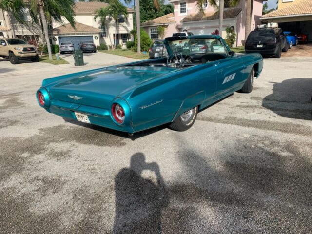 Ford Thunderbird 1963 image number 17