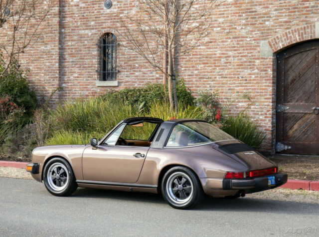 Porsche 911 1979 image number 2