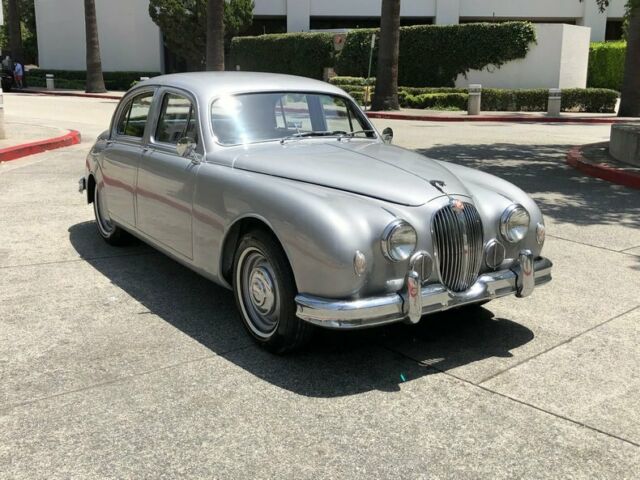 Jaguar Mark I 1957 image number 24