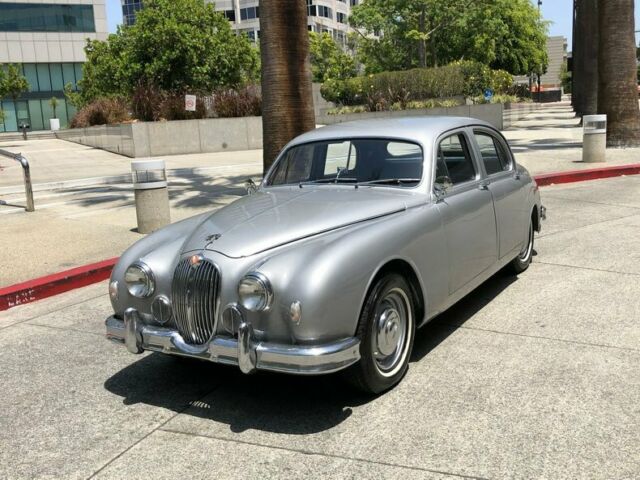 Jaguar Mark I 1957 image number 28