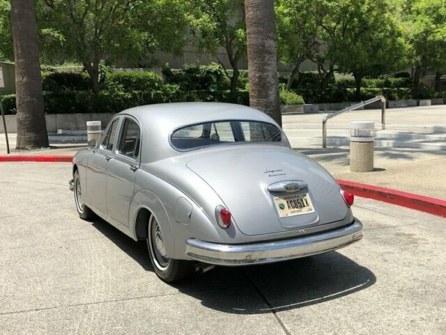 Jaguar Mark I 1957 image number 30