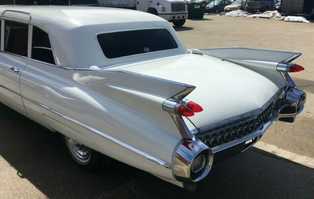 Cadillac Fleetwood 1959 image number 22