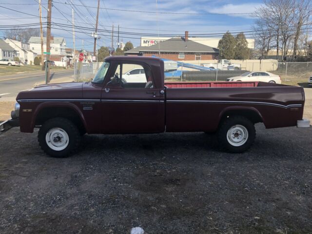 Dodge Pickup w100 1971 image number 0