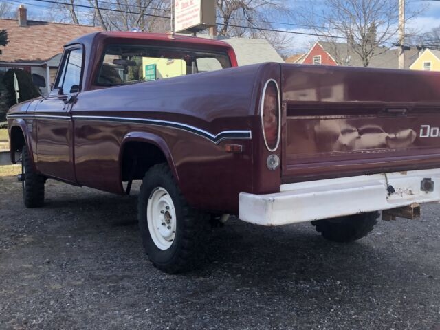 Dodge Pickup w100 1971 image number 2