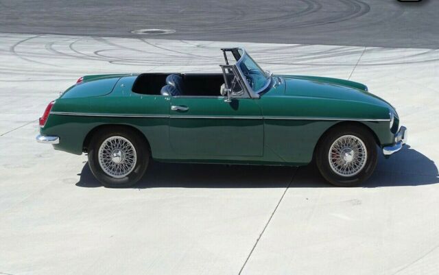 MG MGB 1964 image number 1