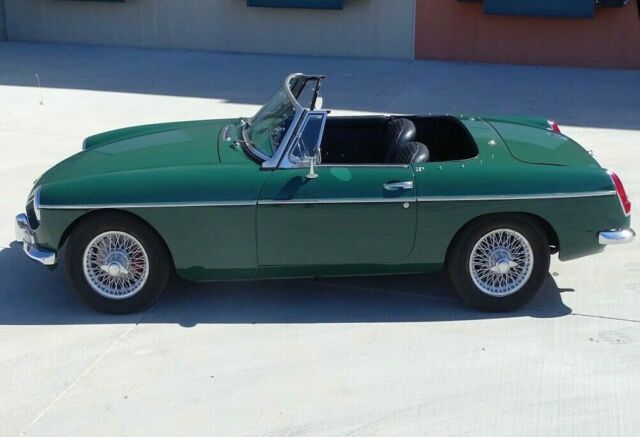 MG MGB 1964 image number 15