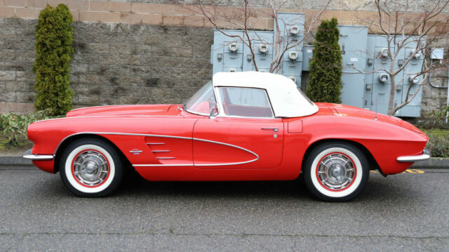 Chevrolet Corvette 1961 image number 0