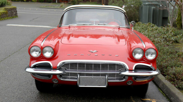 Chevrolet Corvette 1961 image number 2