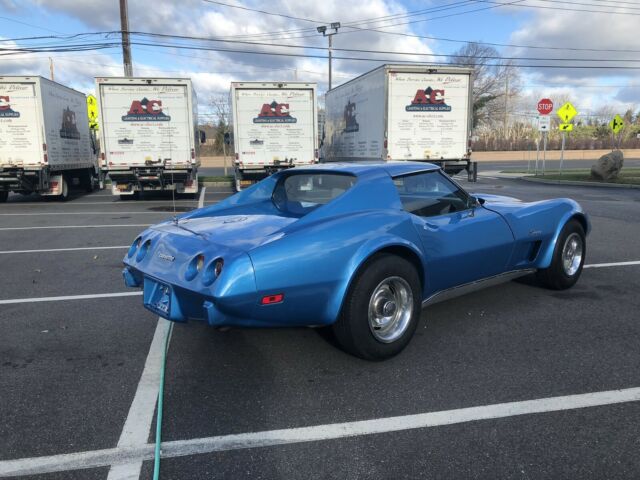 Chevrolet Corvette 1976 image number 32