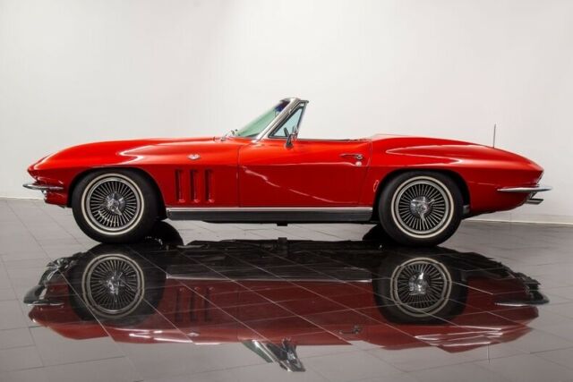 Chevrolet Corvette 1966 image number 11