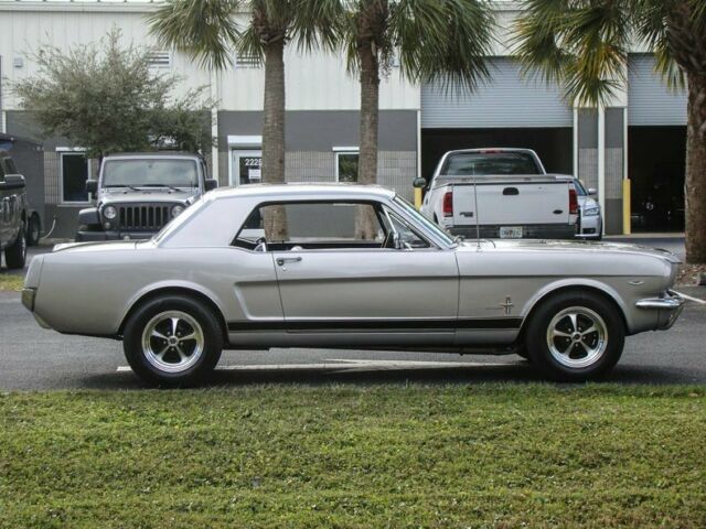 Ford Mustang 1965 image number 11