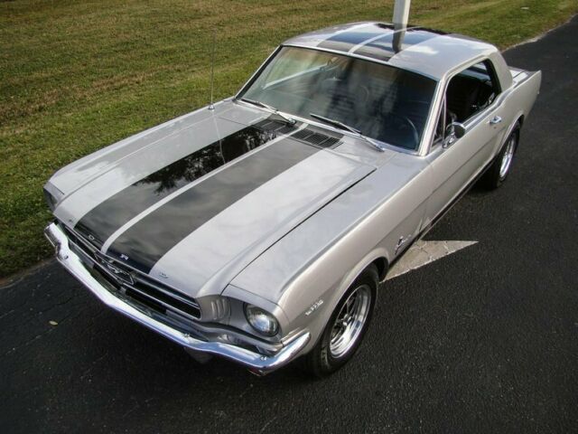 Ford Mustang 1965 image number 15