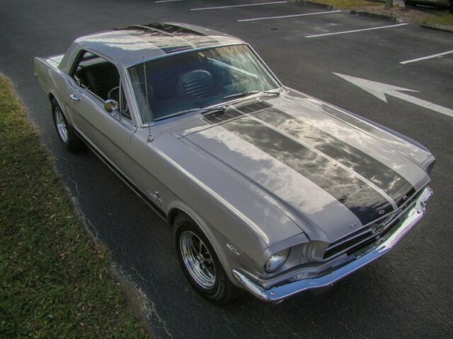 Ford Mustang 1965 image number 16