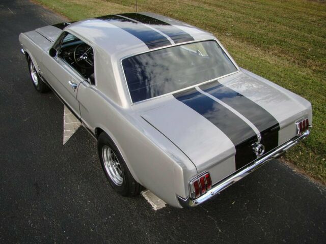 Ford Mustang 1965 image number 17