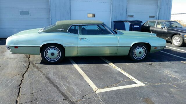 Ford Thunderbird 1971 image number 2