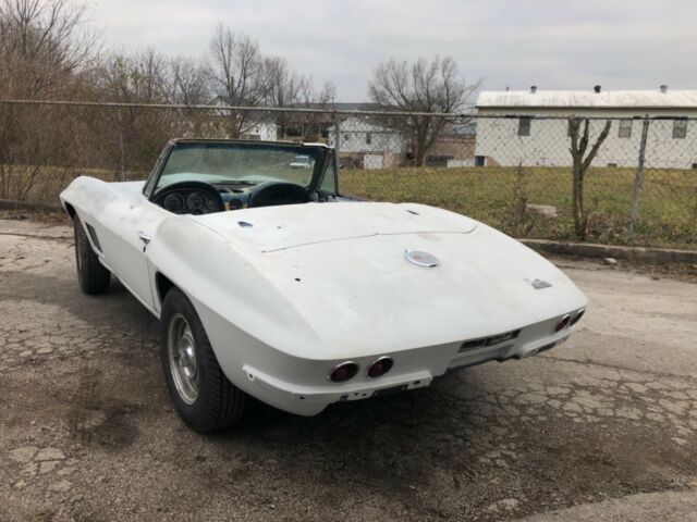 Chevrolet Corvette 1967 image number 15