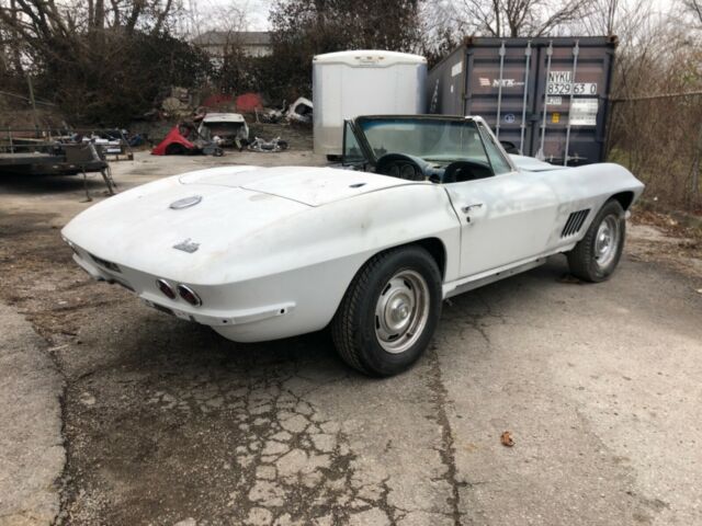 Chevrolet Corvette 1967 image number 17