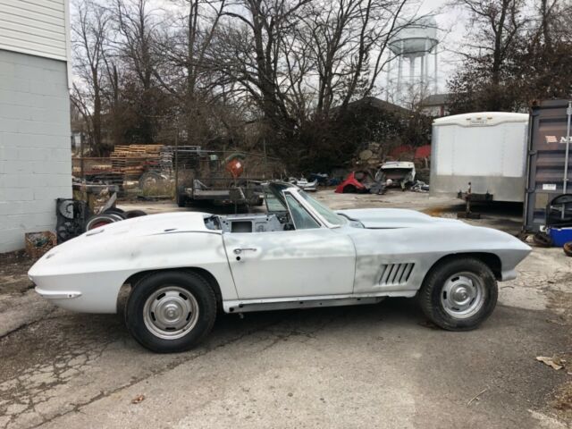 Chevrolet Corvette 1967 image number 18