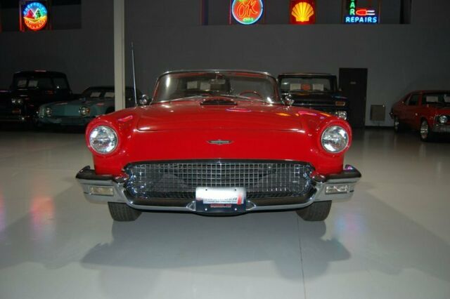 Ford Thunderbird Convertible 1957 image number 34