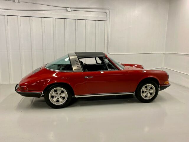 Porsche 911 1970 image number 28