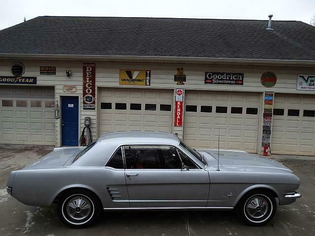 Ford Mustang 1966 image number 12