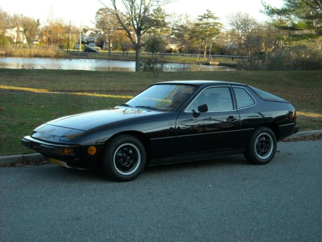 Porsche 924 1978 image number 0