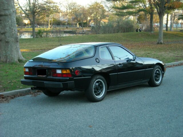 Porsche 924 1978 image number 7