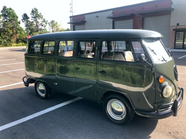 Volkswagen Bus/Vanagon 1967 image number 17