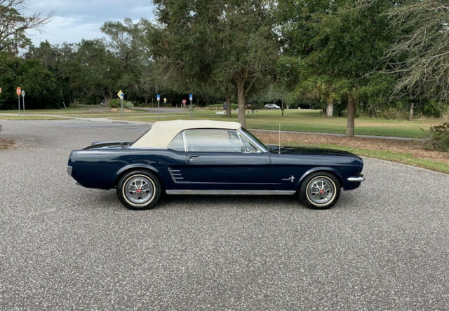 Ford Mustang 1966 image number 32