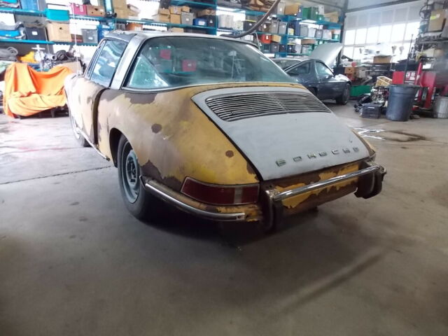 Porsche 911 1972 image number 29